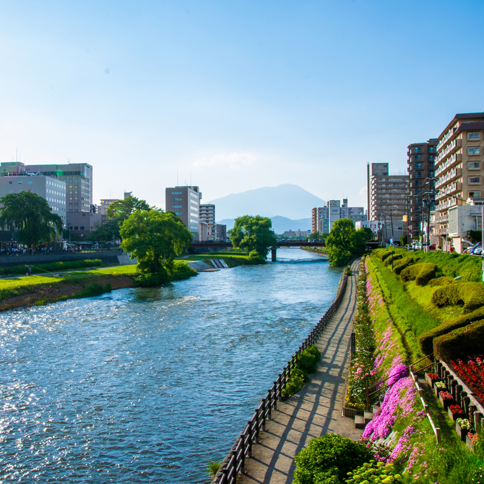 北上川と岩手山