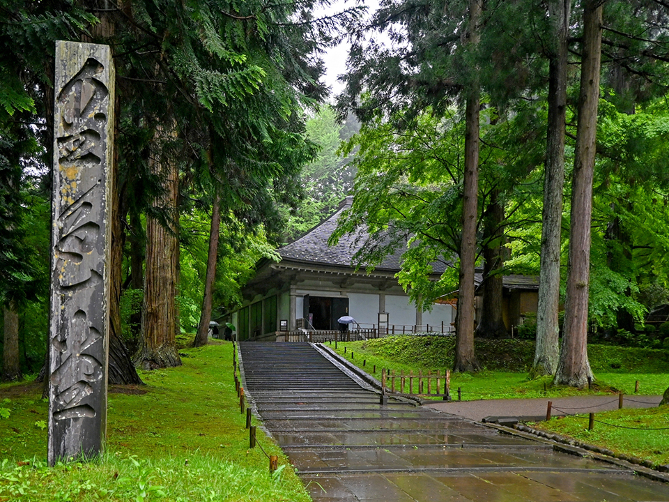 岩手・平泉町中尊寺金色堂