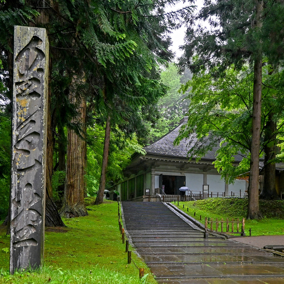 岩手・平泉町中尊寺金色堂
